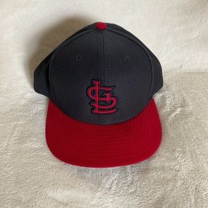 St Louis Cardinals New Era Hat. MLB, 59FIFTY. Navy blue with Red Brim. Size 71/4